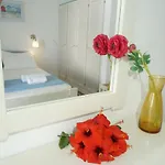 Playera Holiday home