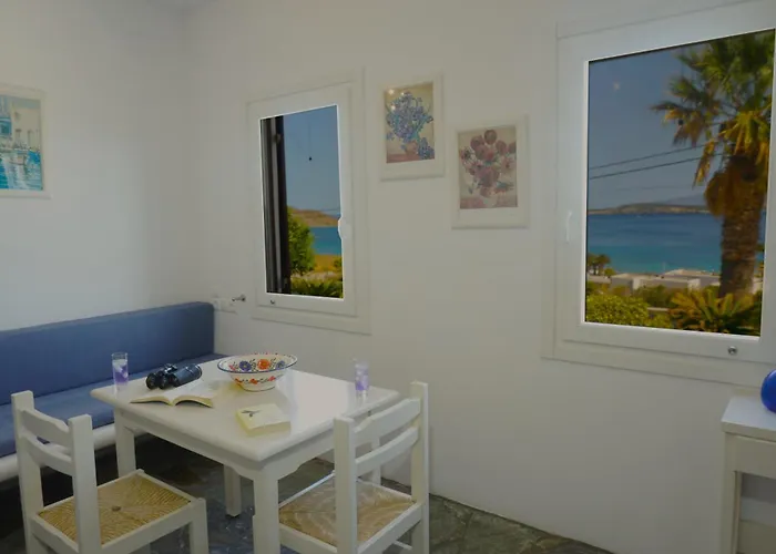 Playera Holiday home *